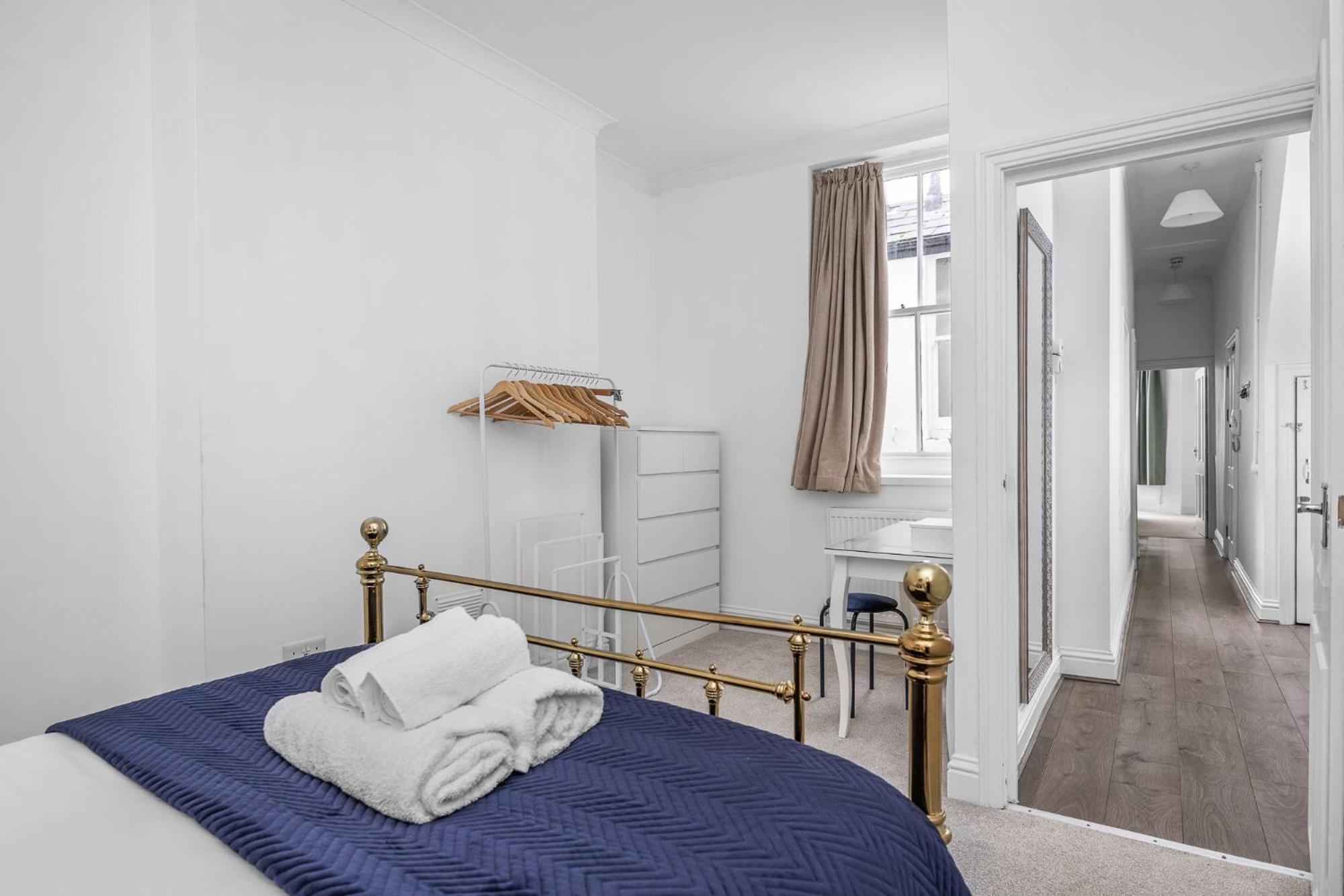 2 Bedroom Flat - With King Sized Beds, Netflix And Sky - Perfect For Contractors, Vacation Guests Or Those Relocating Brighton Dış mekan fotoğraf